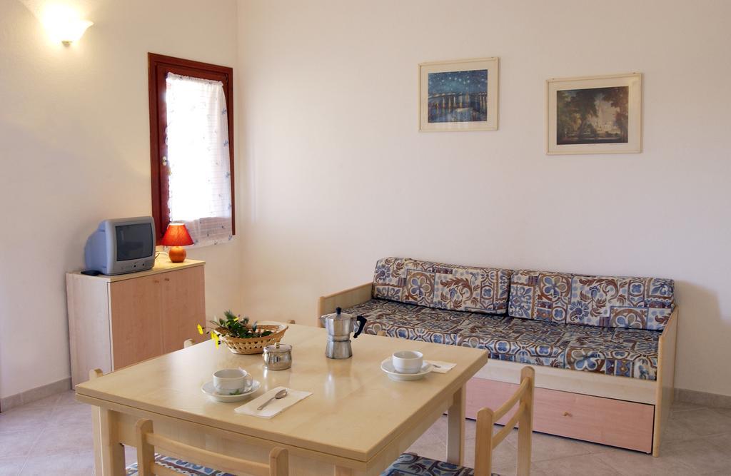 Vila Miriacheddu San Teodoro  Pokoj fotografie